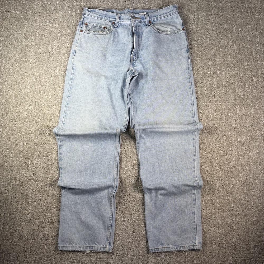 Vintage Levis 550 Relaxed Fit Jeans Men 34x34 Light Wash Blue Denim Y2K 2002